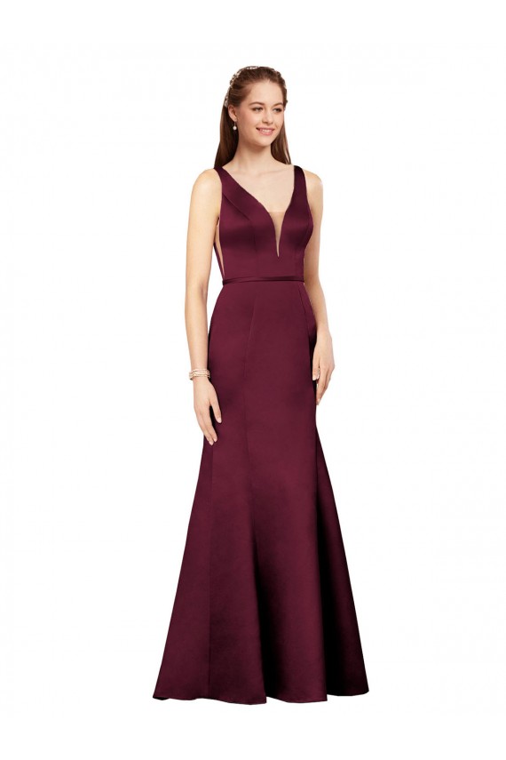 Borgonha Bainha Decote V Cetim Longo Formais Vestidos de Madrinha / Vestidos de Festa Acessíveis
