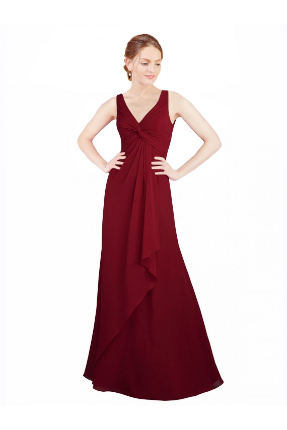 Borgonha Chiffon Linha A Sem Mangas Decote V Longo Vestidos de Madrinha Acessíveis
