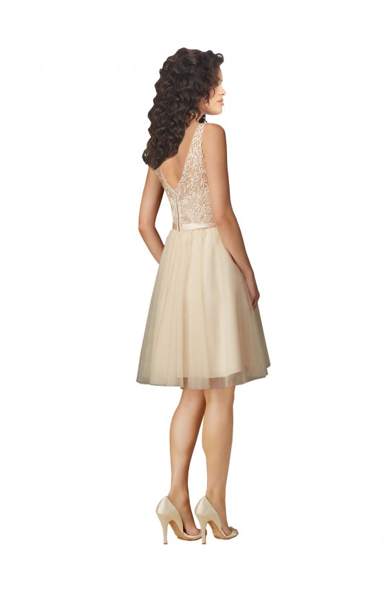 Champanhe Linha A Decote V Tule & Renda Curto Vestidos de Madrinha