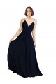 Marinha Negra Chiffon Linha A Sem Mangas Decote V Longo Vestidos de Madrinha / Vestidos de Baile / Vestidos de Noite Acessíveis