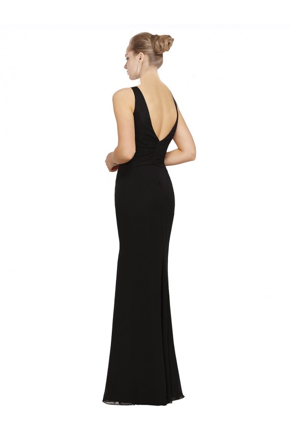 Preto Chiffon Bainha Sem Mangas Decote V Longo Vestidos de Madrinha