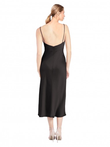 Preto Linha A Alças finas Comprimento Midi Cetim Elástico Curto Formais Vestidos de Madrinha / Vestidos de Festa