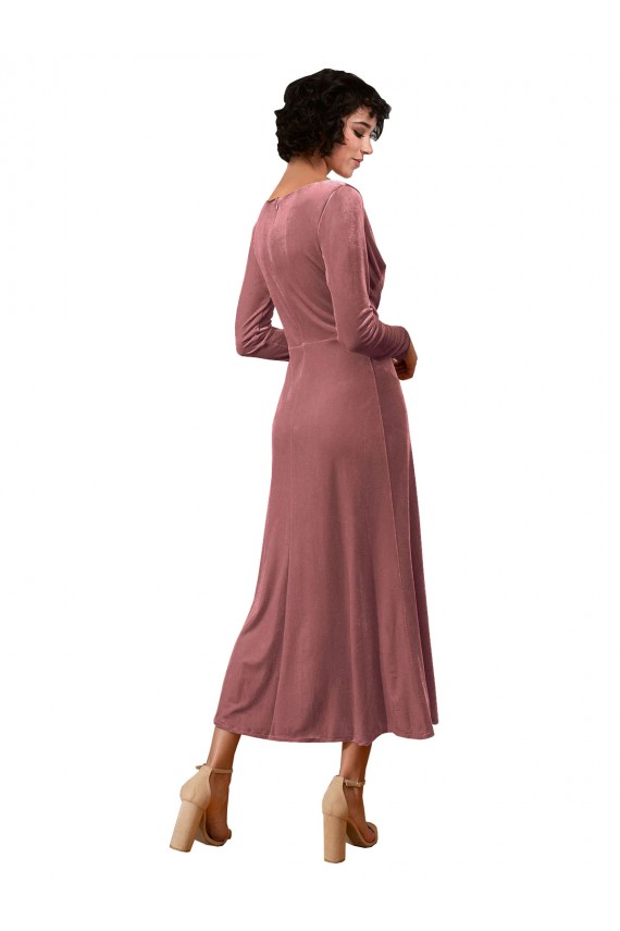 Rosa Canela Linha A Decote V Comprimento Midi Veludo Elástico Curto Vestidos de Madrinha / Vestidos de Festa Acessíveis