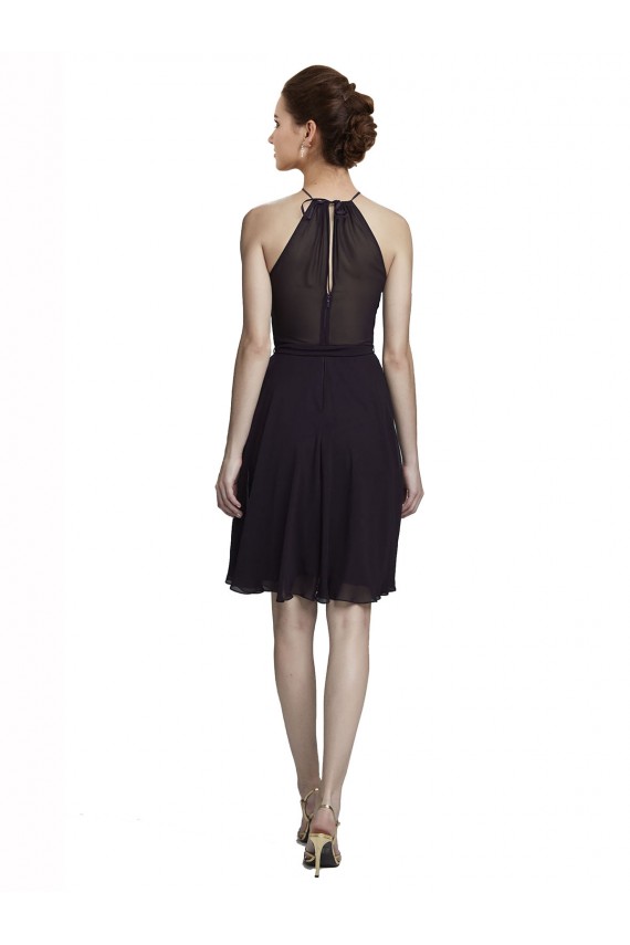 Uva Linha A Cabeçada Chiffon Curto Vestidos de Madrinha / Vestidos de Homecoming Acessíveis